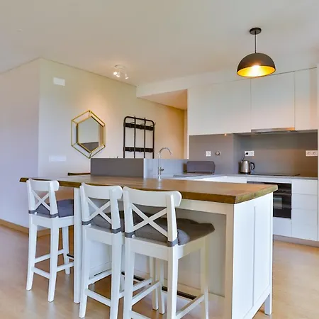 Apartment T2 Espacoso E Confortavel Em *