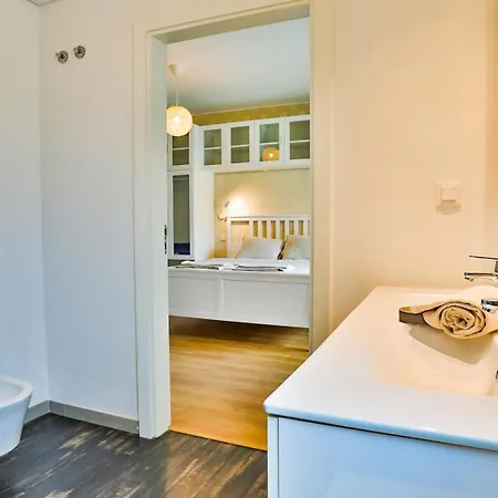 T2 Novo E Espacoso Em Apartamento *