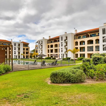 Apartamento T2 Novo E Espacoso Em Vilamoura