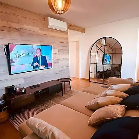 Διαμέρισμα T2 Espacoso E Confortavel Em Βιλαμούρα