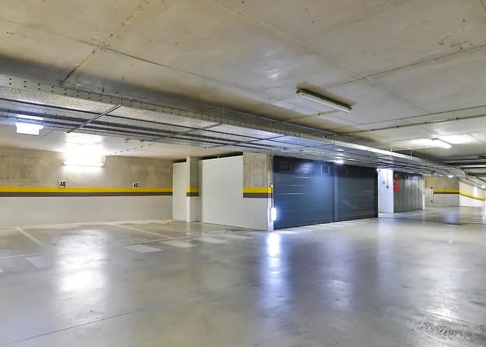 アパート T2 Novo E Espacoso Em ヴィラモウラ